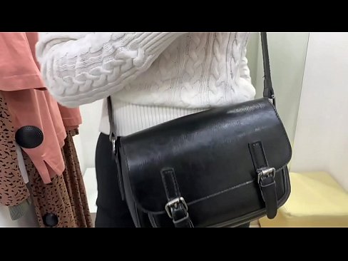 ❤️ Masturbazione pubblica della giovane cagna FeralBerry con un dildo nel camerino ❤ Porno analeal it.dewporn.ru ❤️