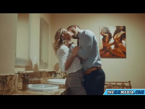 ❤️ Quando una bionda formosa ti seduce in un bagno pubblico ❤ Porno analeal it.dewporn.ru ❤️